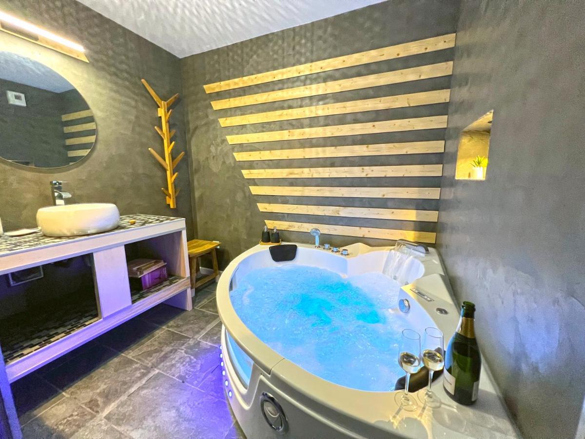 Gite Cosy Avec Jacuzzi Classe 3 Etoiles Poncin Kültér fotó